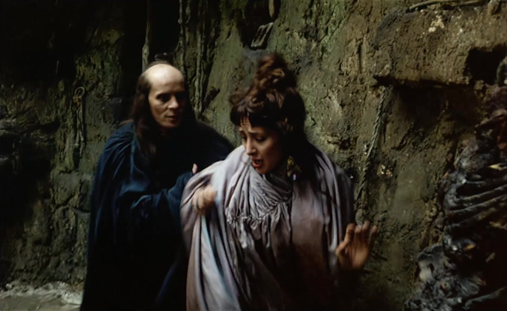 Es ist nicht leicht, ein Gott zu sein (1989), wide, 1.63:1 — film still