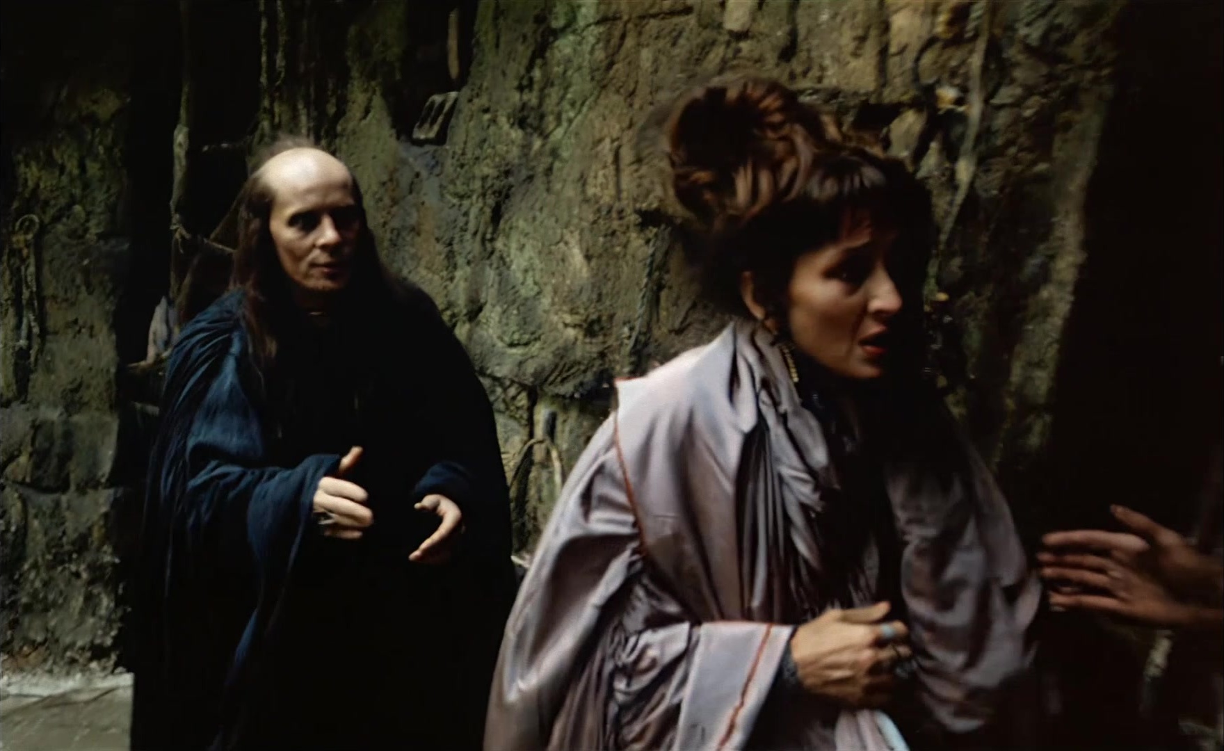 Es ist nicht leicht, ein Gott zu sein (1989), wide, 1.63:1 — film still