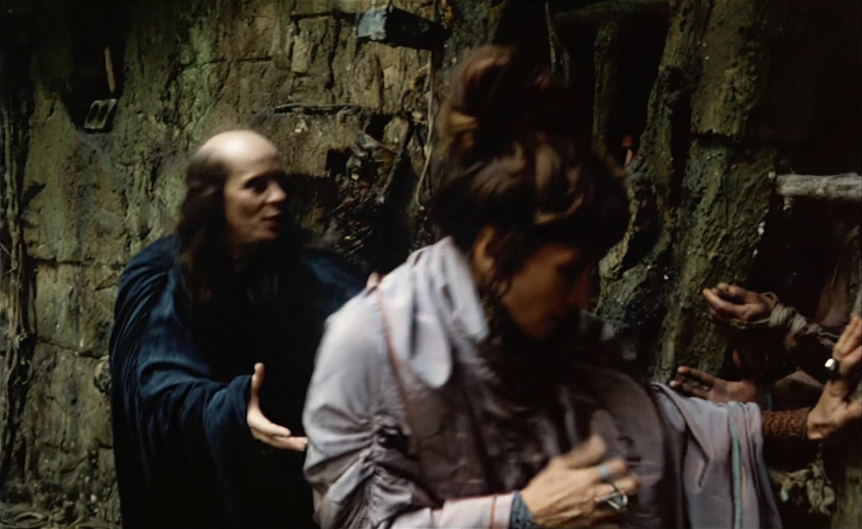 Es ist nicht leicht, ein Gott zu sein (1989), wide, 1.63:1 — film still
