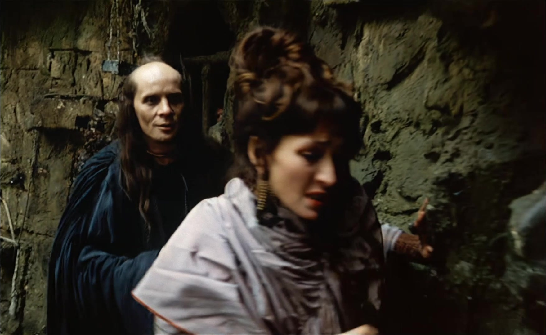 Es ist nicht leicht, ein Gott zu sein (1989), wide, 1.63:1 — film still