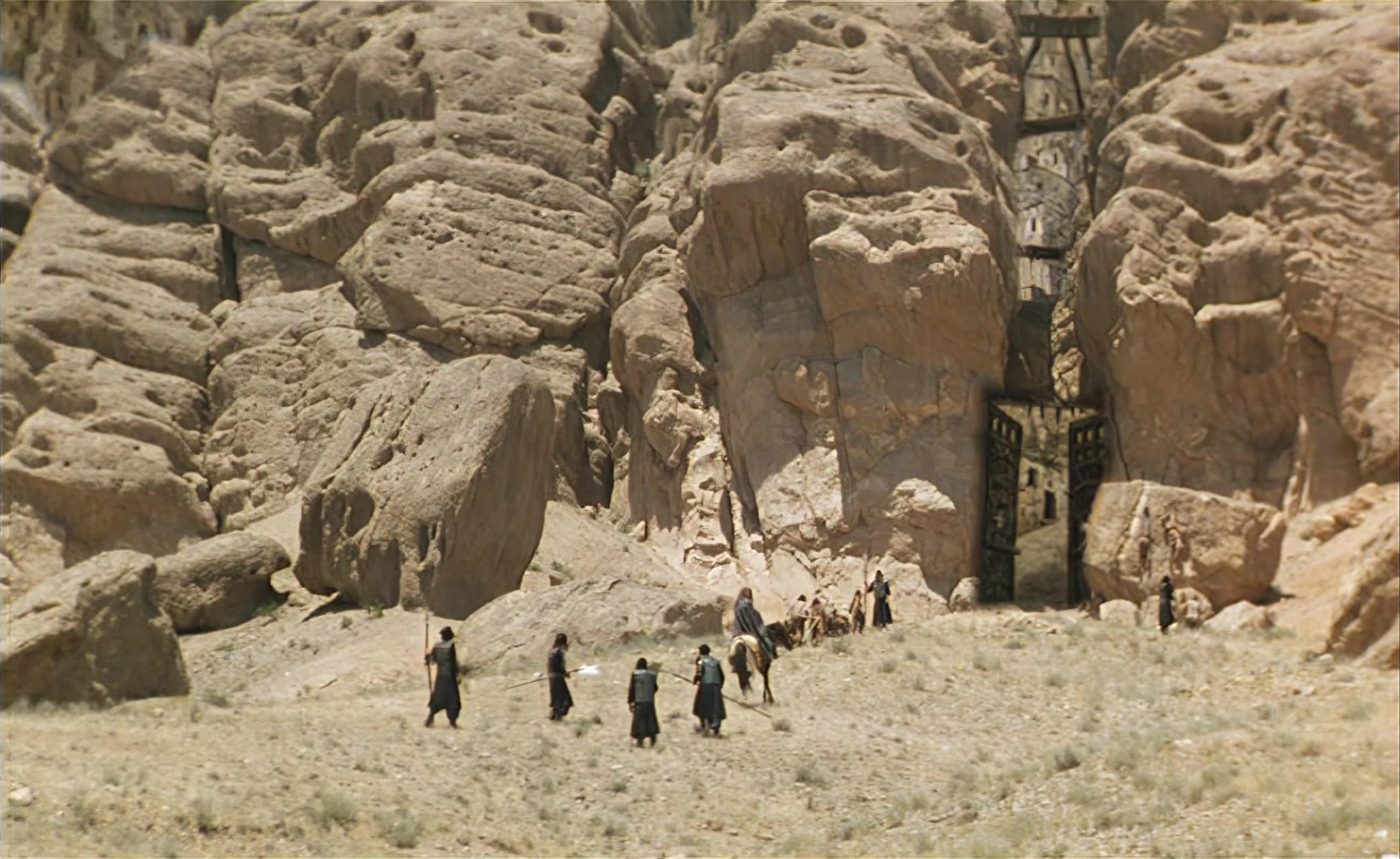 Es ist nicht leicht, ein Gott zu sein (1989), wide, 1.63:1 — film still