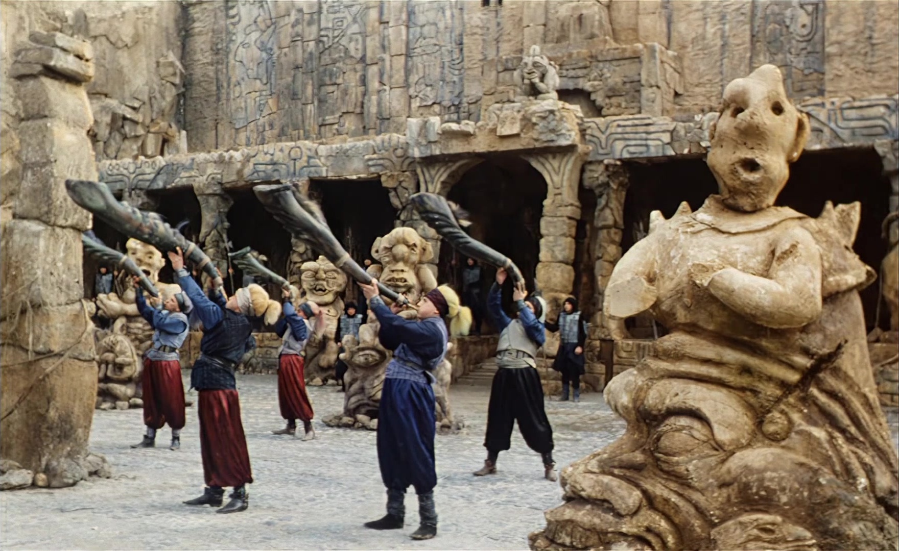 Es ist nicht leicht, ein Gott zu sein (1989), wide, 1.63:1 — film still