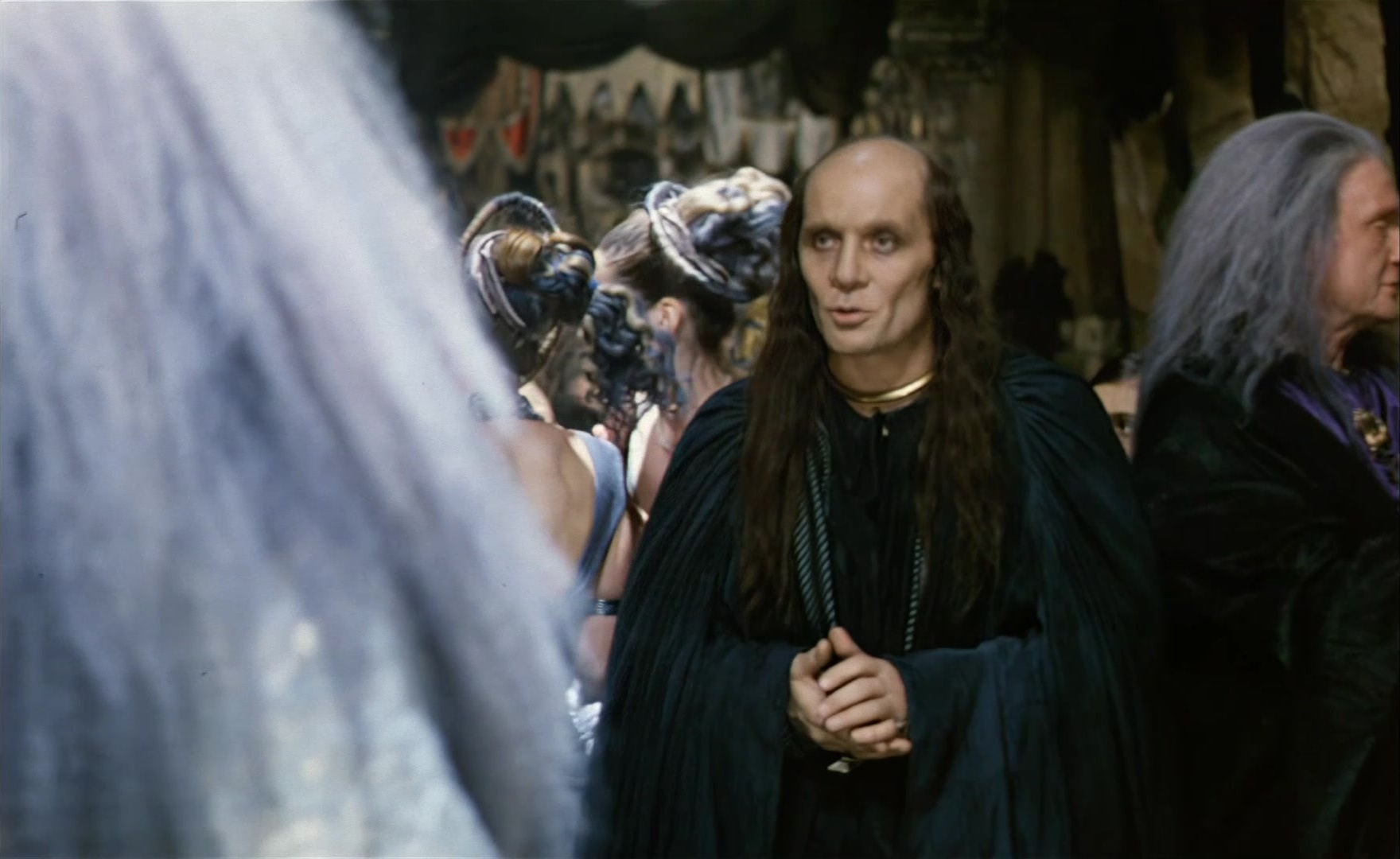 Es ist nicht leicht, ein Gott zu sein (1989), wide, 1.63:1 — film still