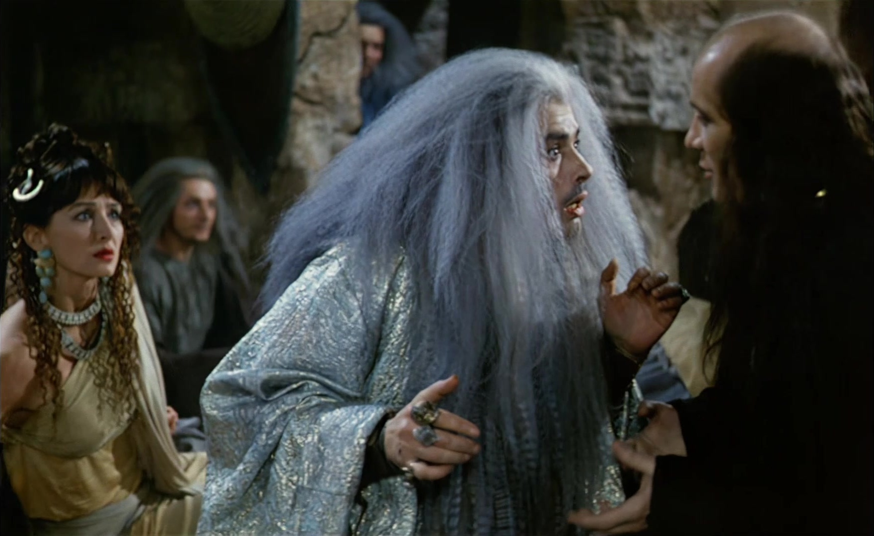 Es ist nicht leicht, ein Gott zu sein (1989), wide, 1.63:1 — film still