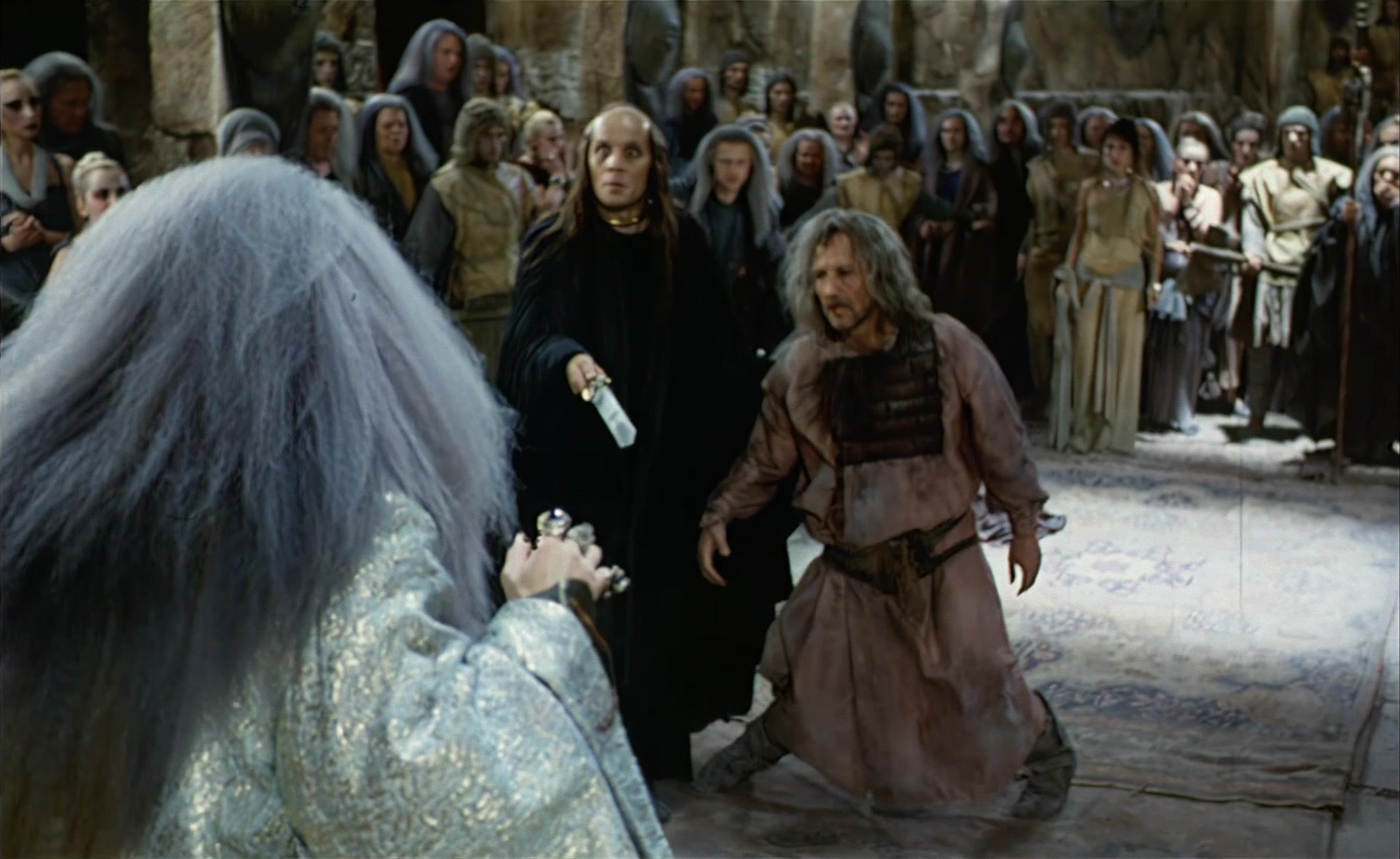 Es ist nicht leicht, ein Gott zu sein (1989), wide, 1.63:1 — film still