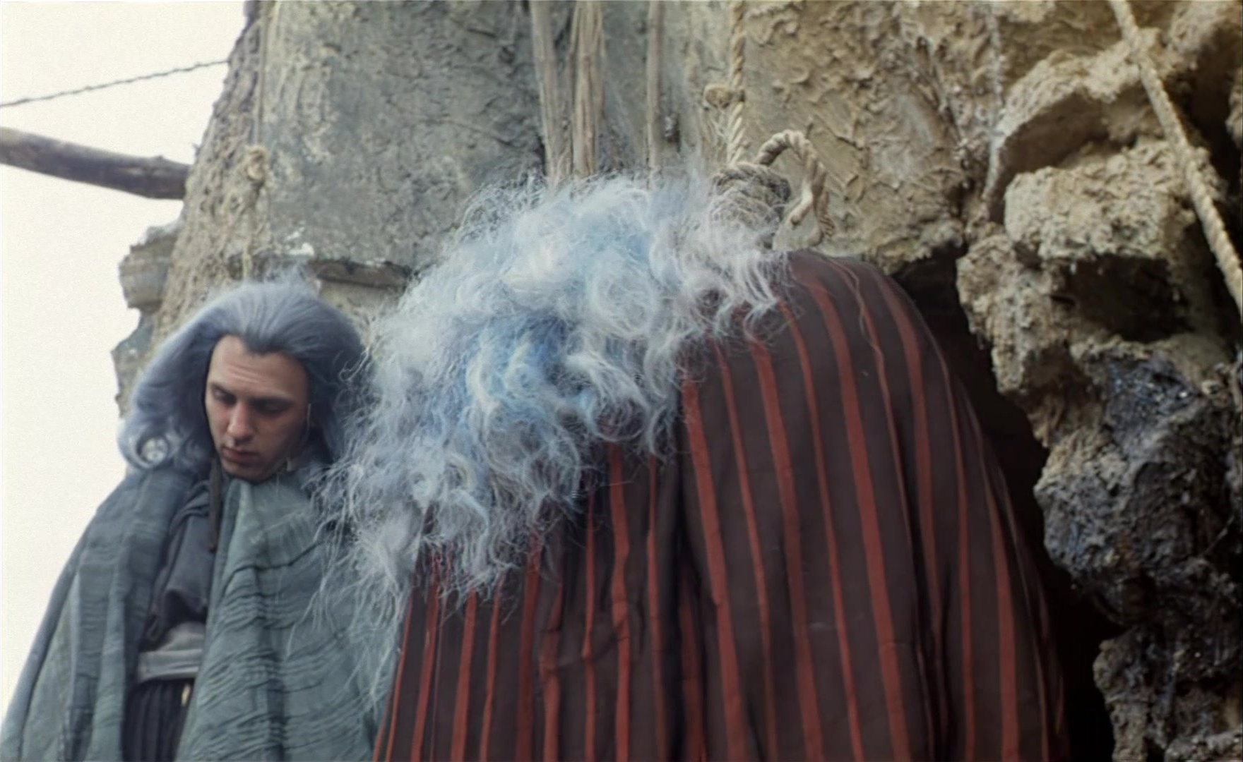Es ist nicht leicht, ein Gott zu sein (1989), wide, 1.63:1 — film still