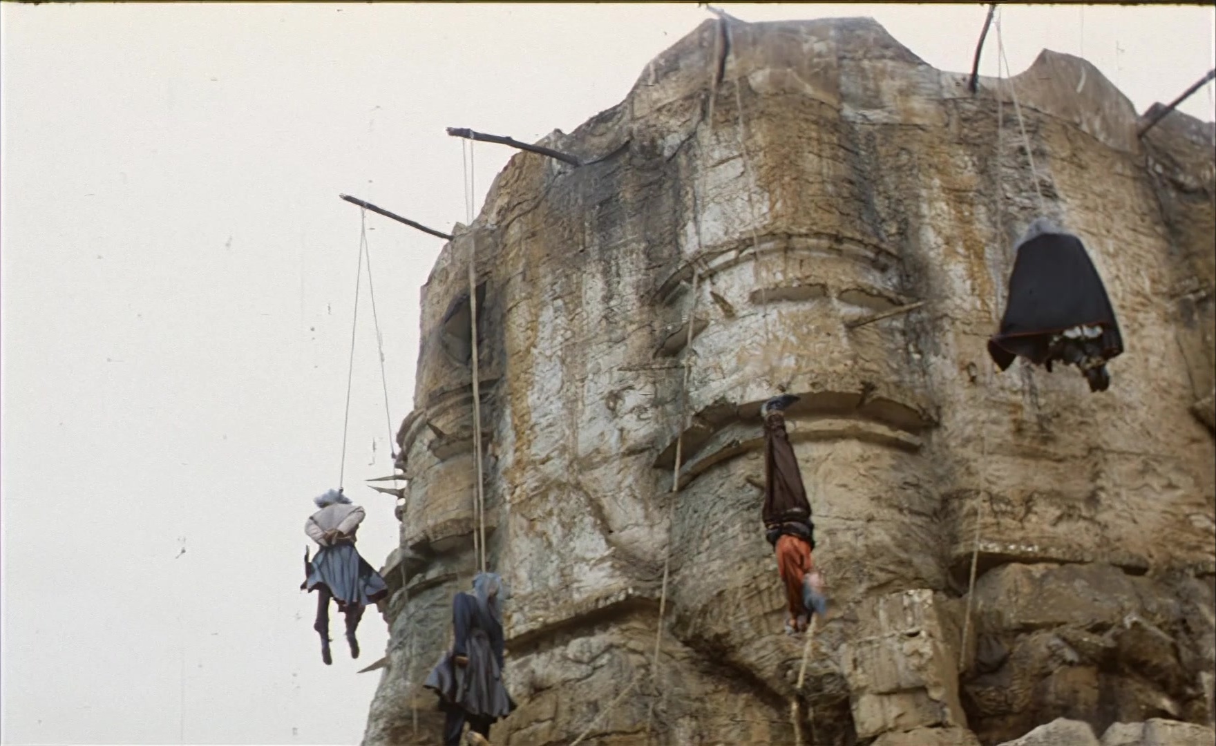 Es ist nicht leicht, ein Gott zu sein (1989), wide, 1.63:1 — film still