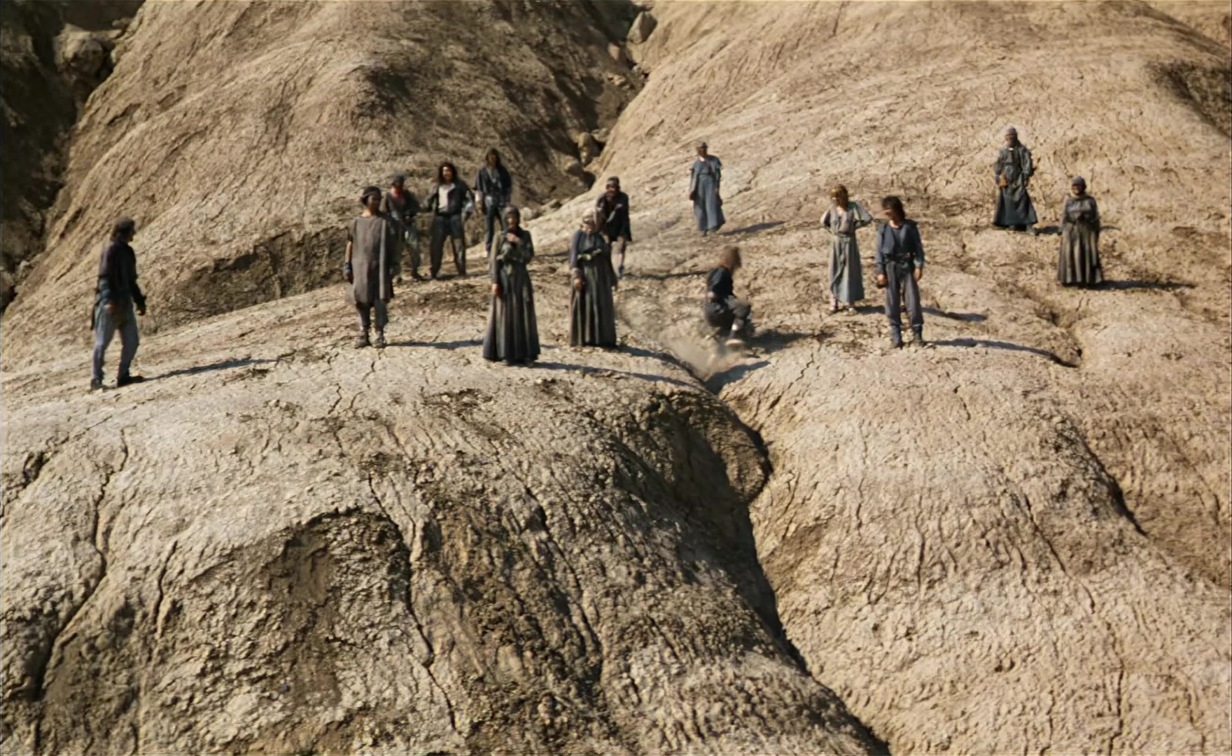 Es ist nicht leicht, ein Gott zu sein (1989), wide, 1.63:1 — film still