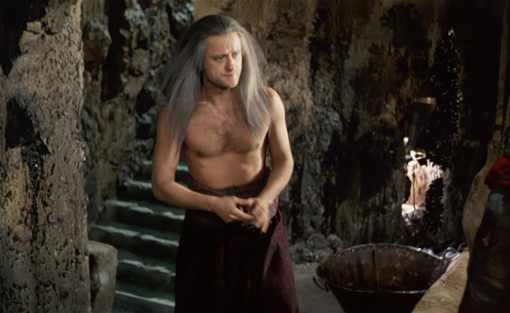 Es ist nicht leicht, ein Gott zu sein (1989), wide, 1.63:1 — film still
