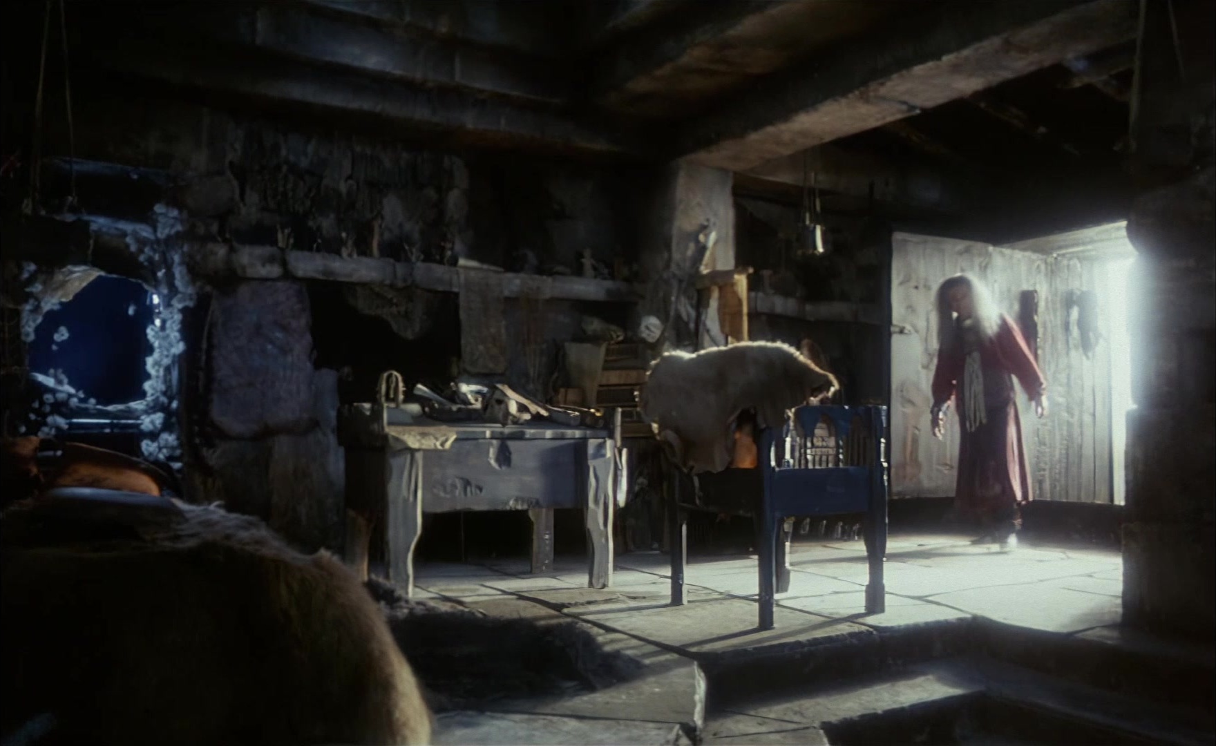 Es ist nicht leicht, ein Gott zu sein (1989), wide, 1.63:1 — film still