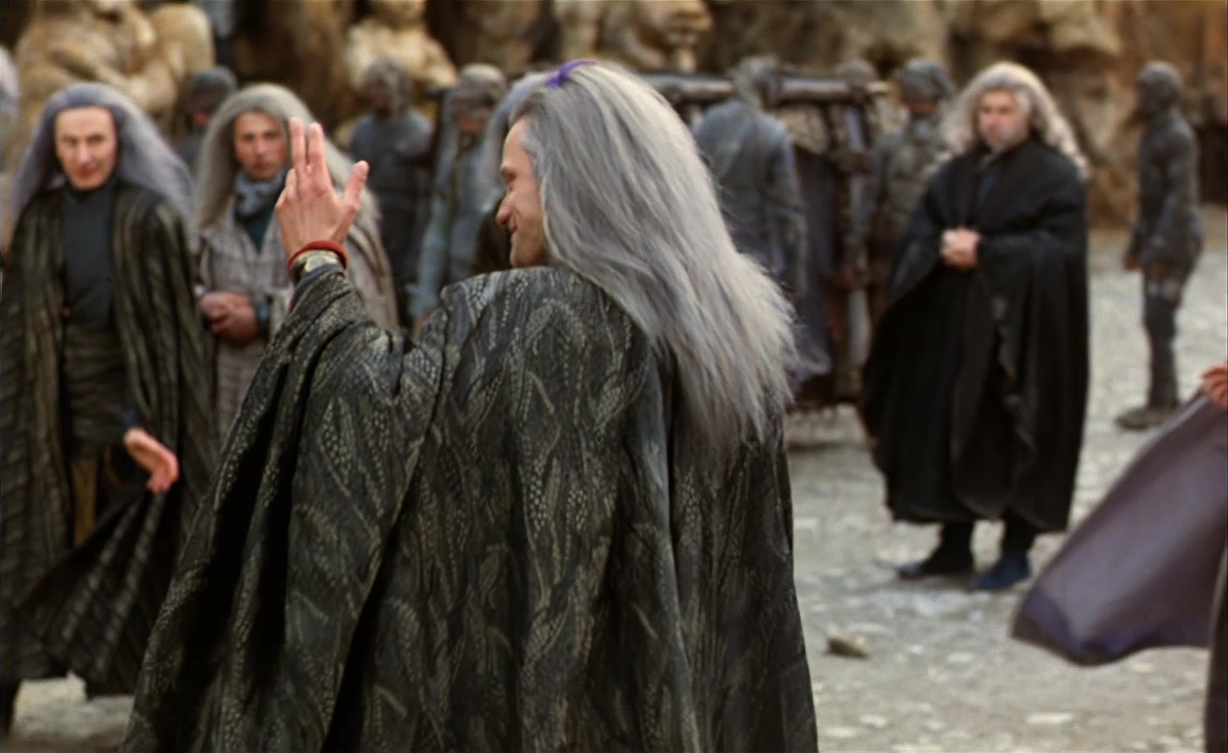 Es ist nicht leicht, ein Gott zu sein (1989), wide, 1.63:1 — film still