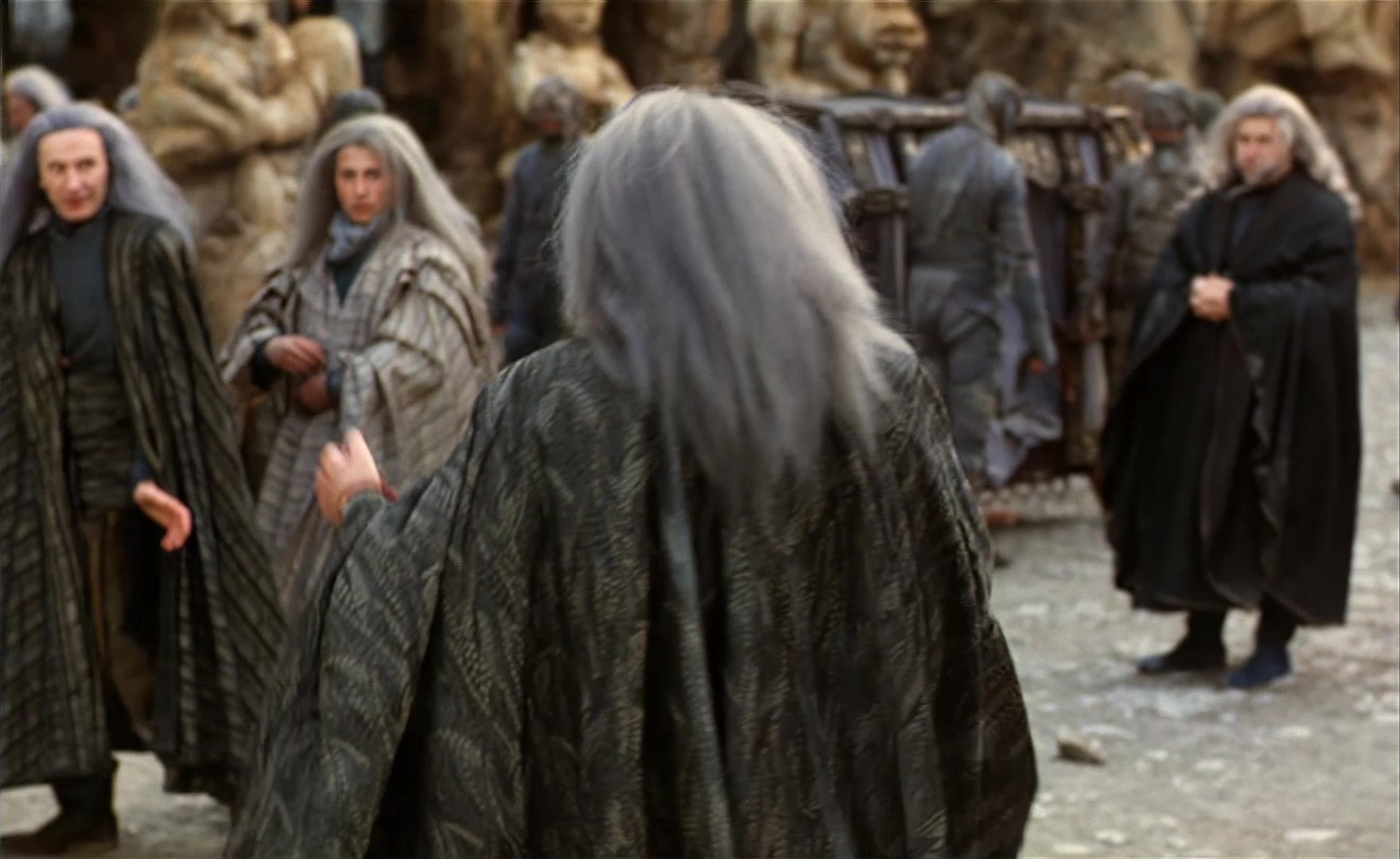 Es ist nicht leicht, ein Gott zu sein (1989), wide, 1.63:1 — film still