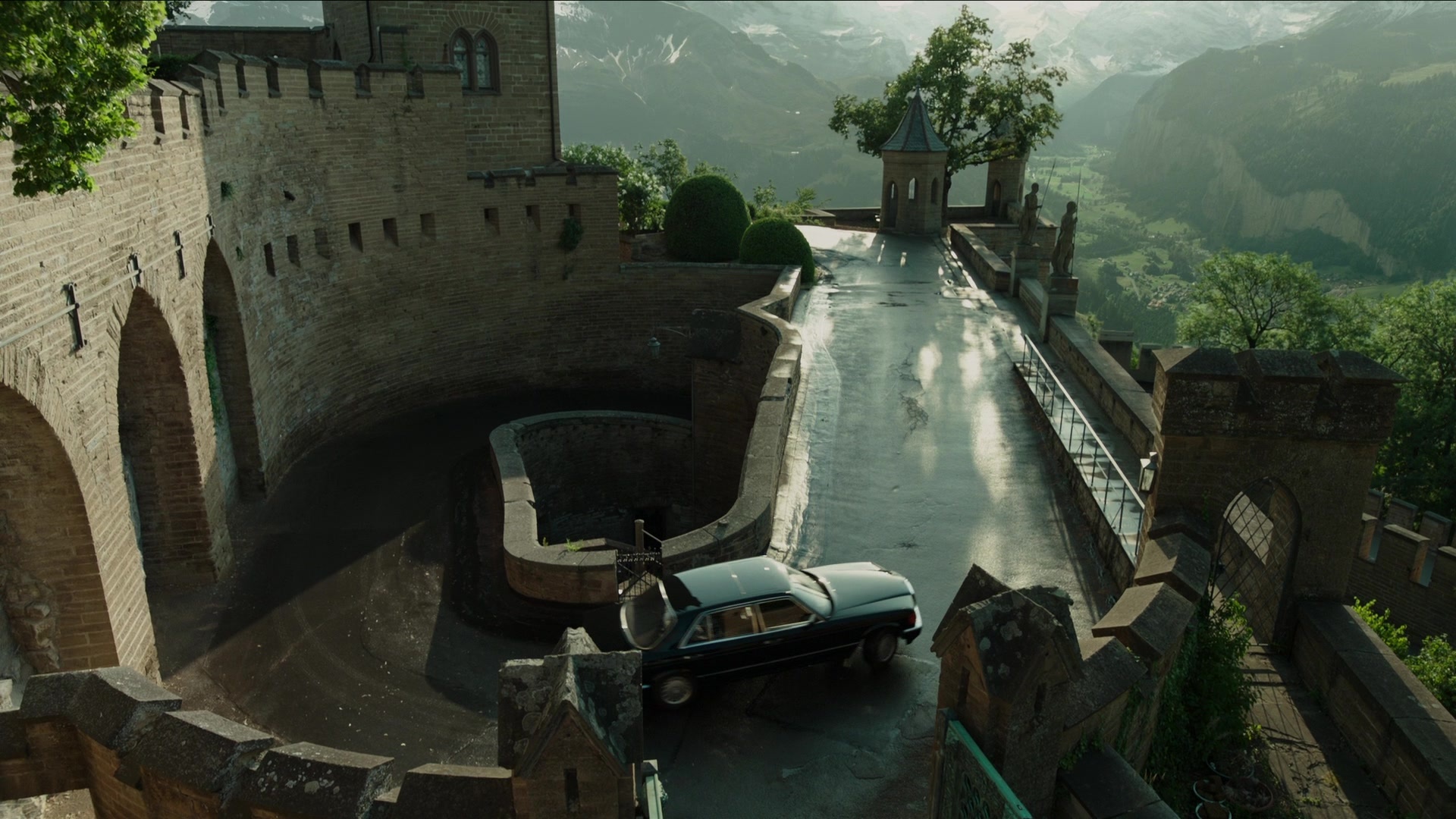A Cure for Wellness (2017), wide, 1.78:1 — film still