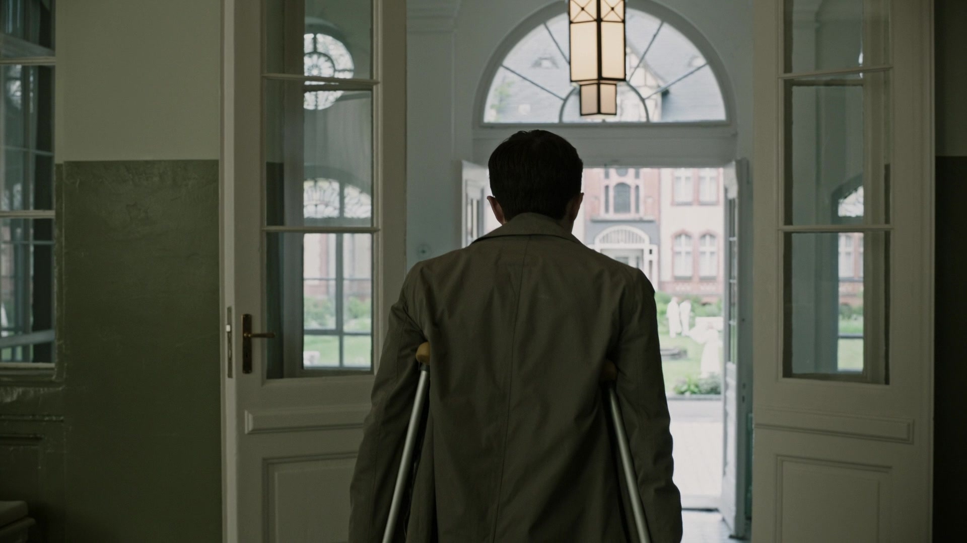 A Cure for Wellness (2017), wide, 1.78:1 — film still
