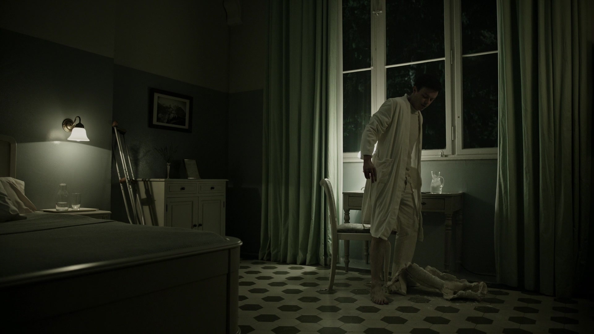 A Cure for Wellness (2017), wide, 1.78:1 — film still