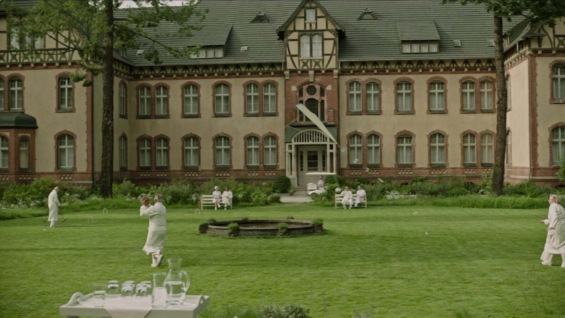 A Cure for Wellness (2017), wide, 1.78:1 — film still