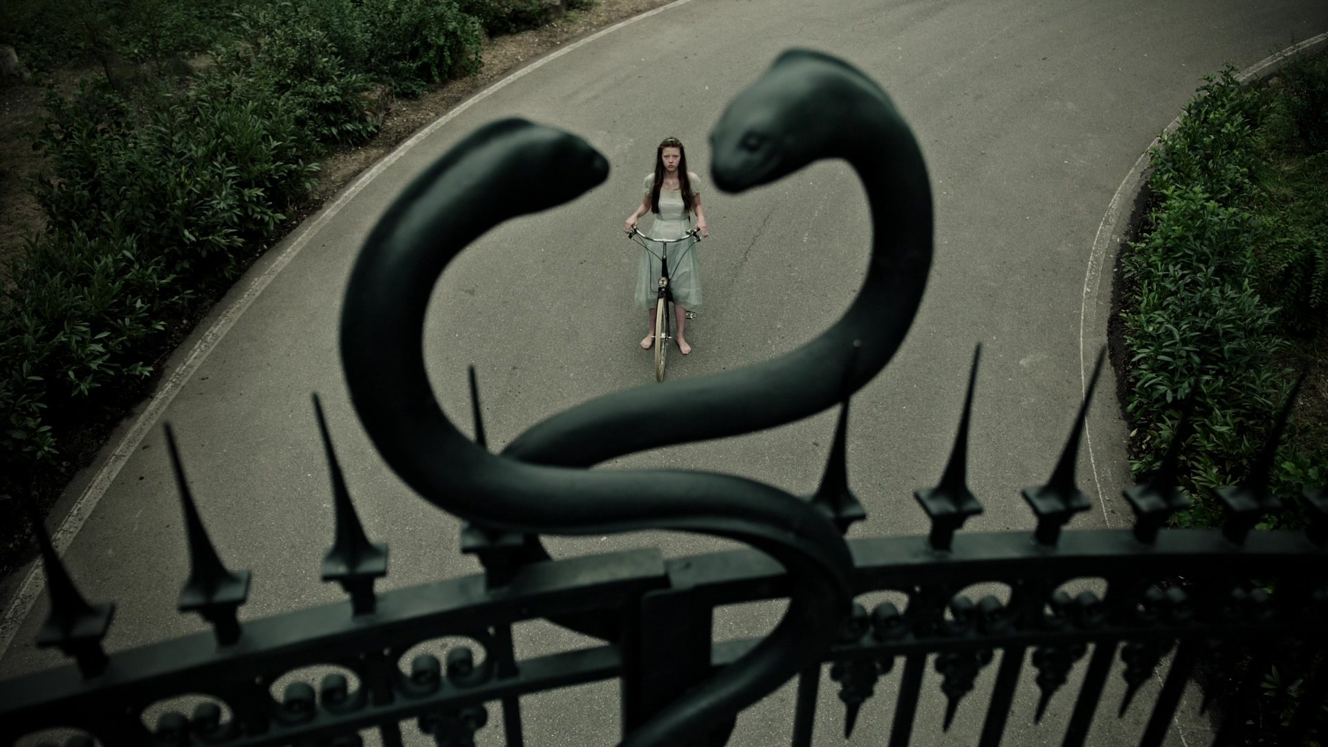 A Cure for Wellness (2017), wide, 1.78:1 — film still