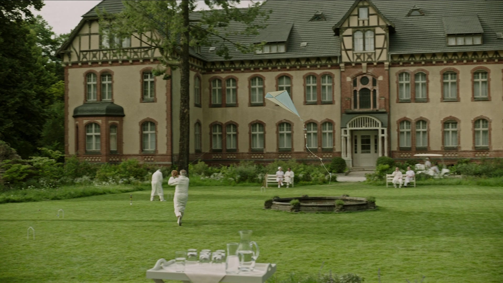 A Cure for Wellness (2017), wide, 1.78:1 — film still