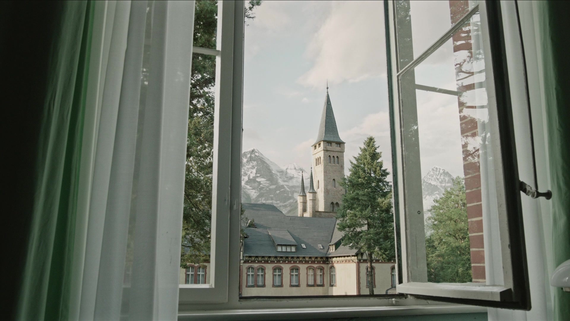 A Cure for Wellness (2017), wide, 1.78:1 — film still