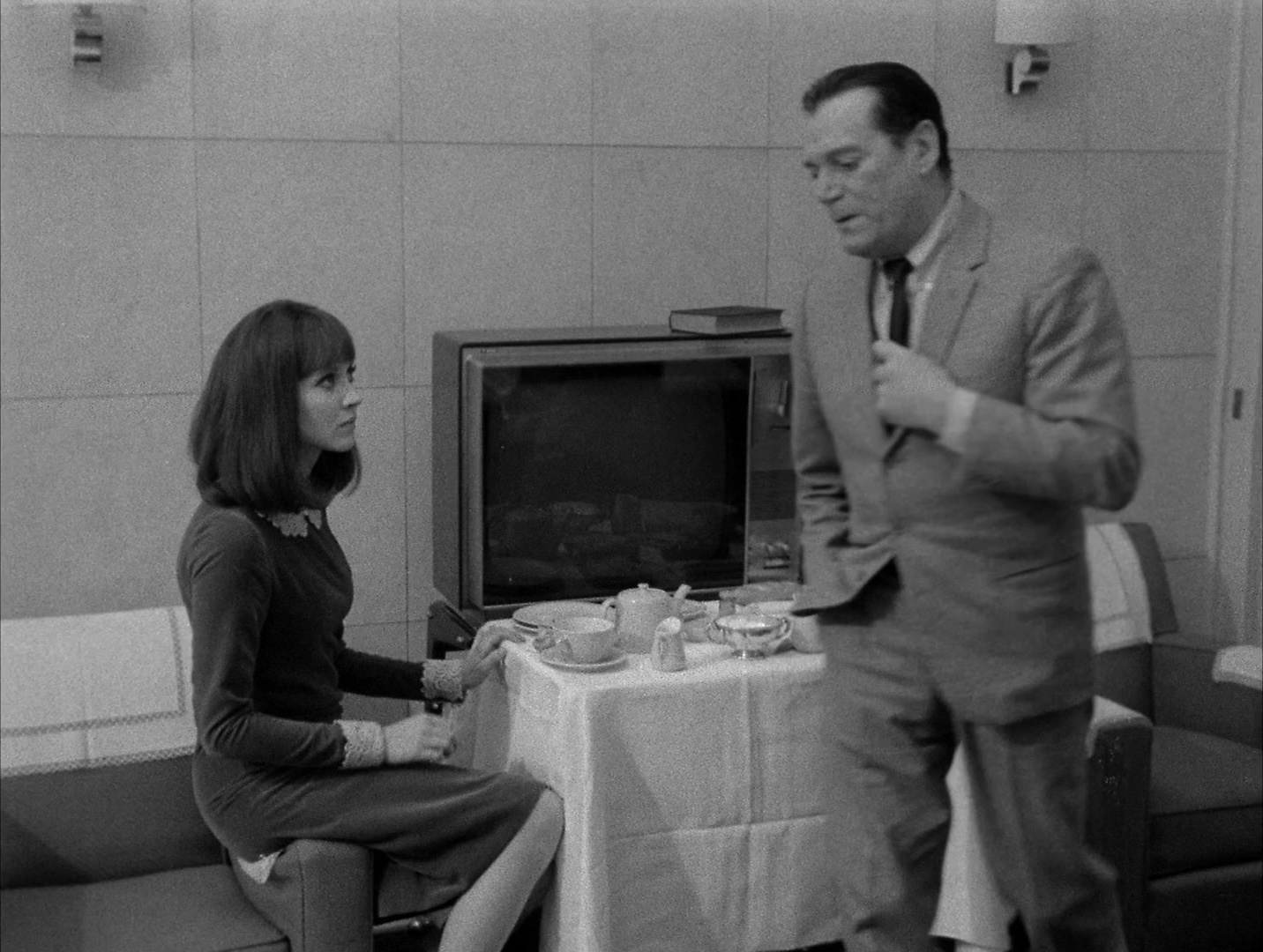 Alphaville: Une étrange aventure de Lemmy Caution (1965), wide, 1.33:1 — film still