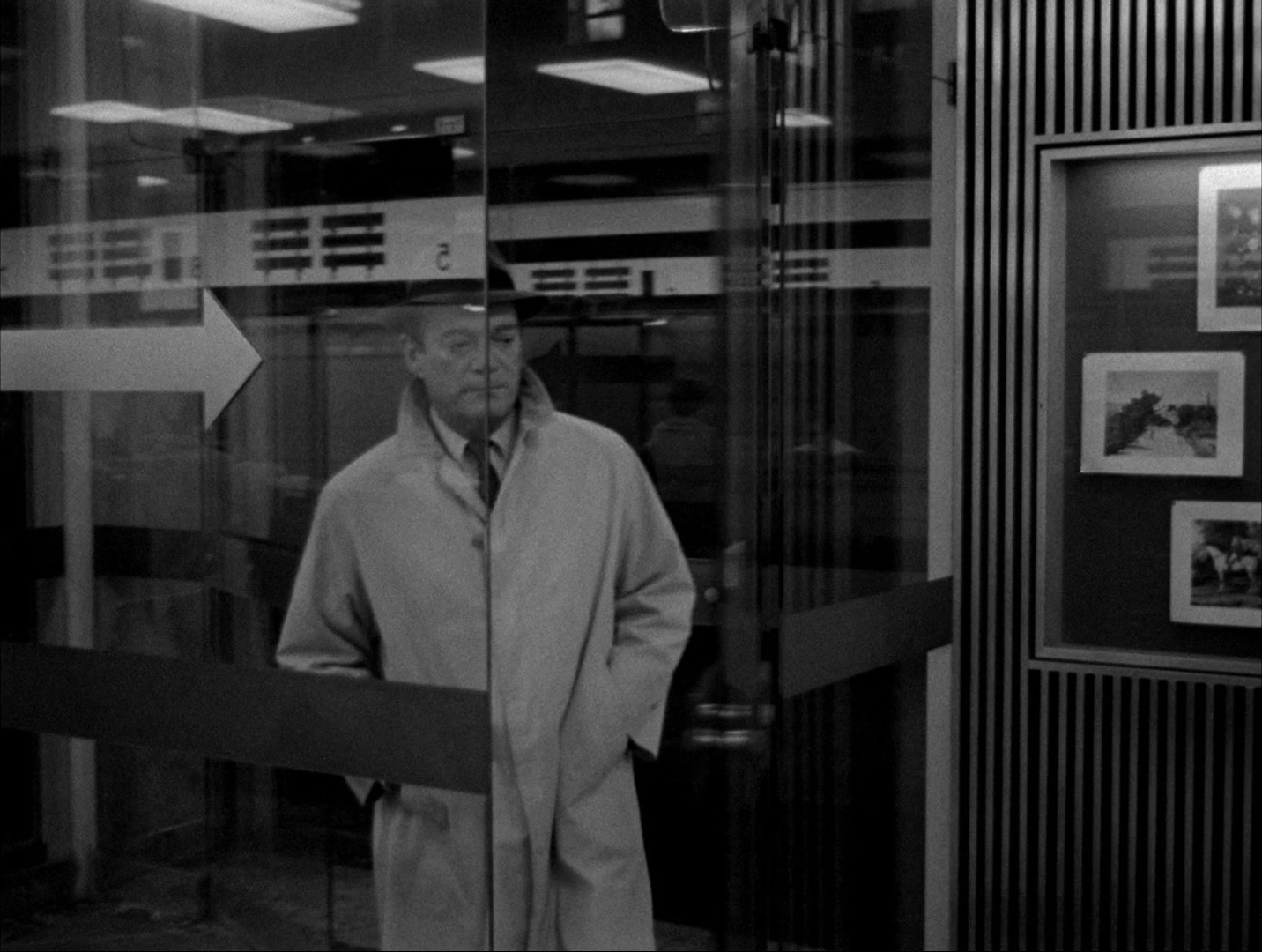 Alphaville: Une étrange aventure de Lemmy Caution (1965), wide, 1.33:1 — film still