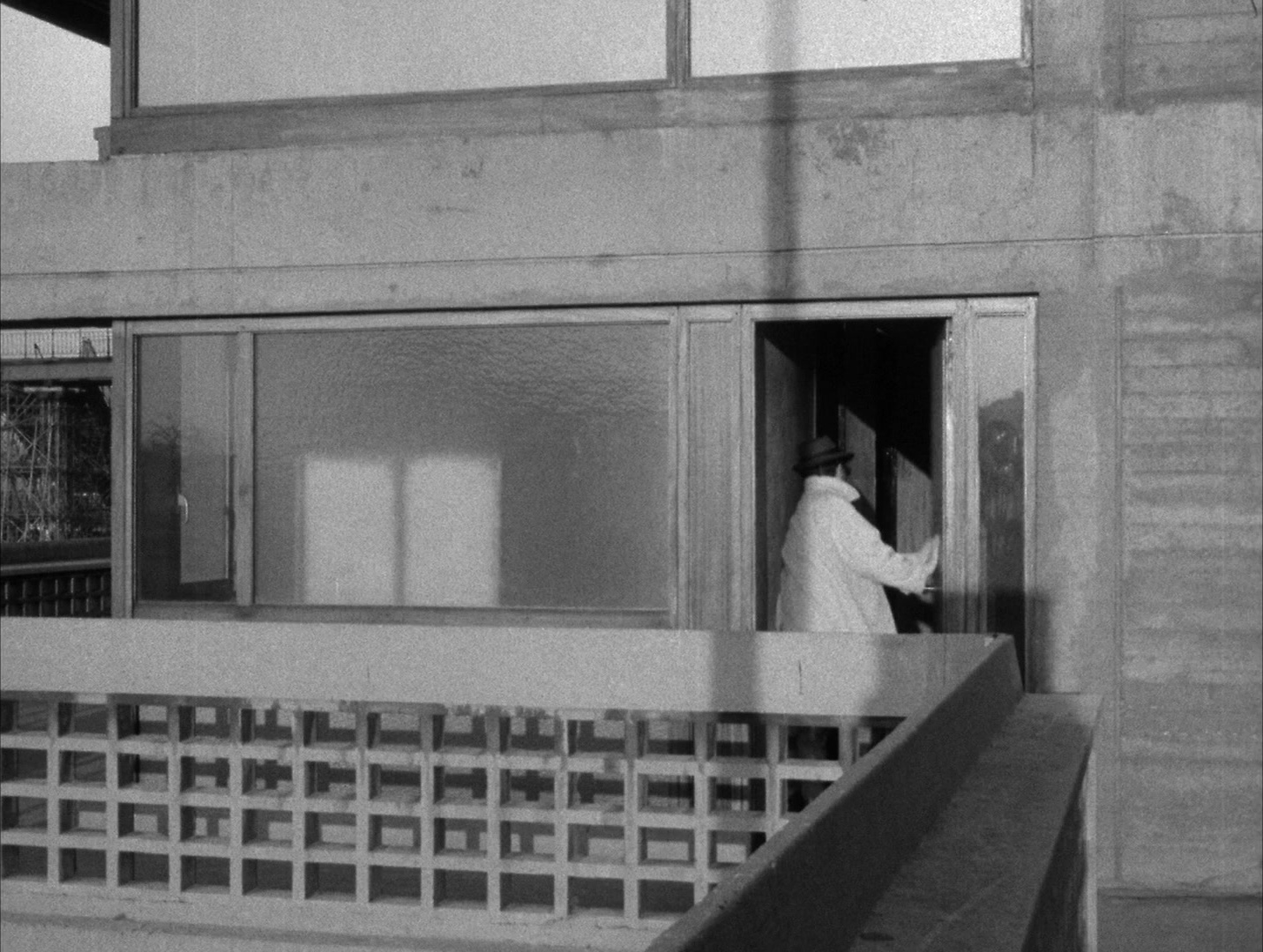 Alphaville: Une étrange aventure de Lemmy Caution (1965), unknown, 1.33:1 — film still
