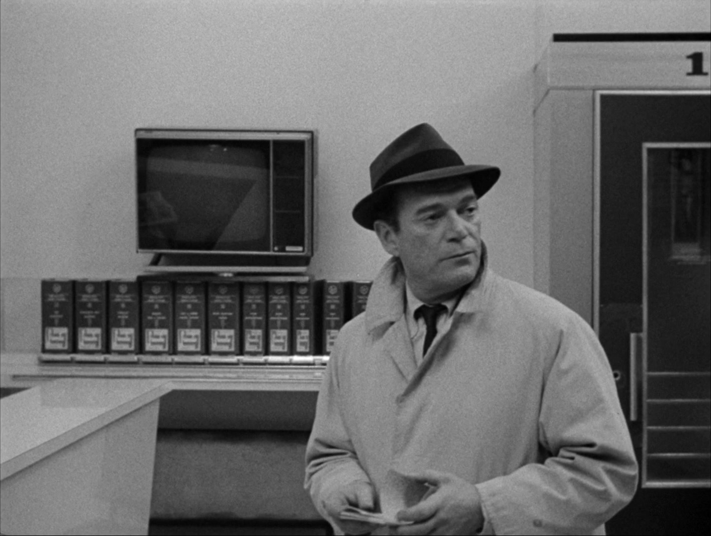 Alphaville: Une étrange aventure de Lemmy Caution (1965), wide, 1.33:1 — film still