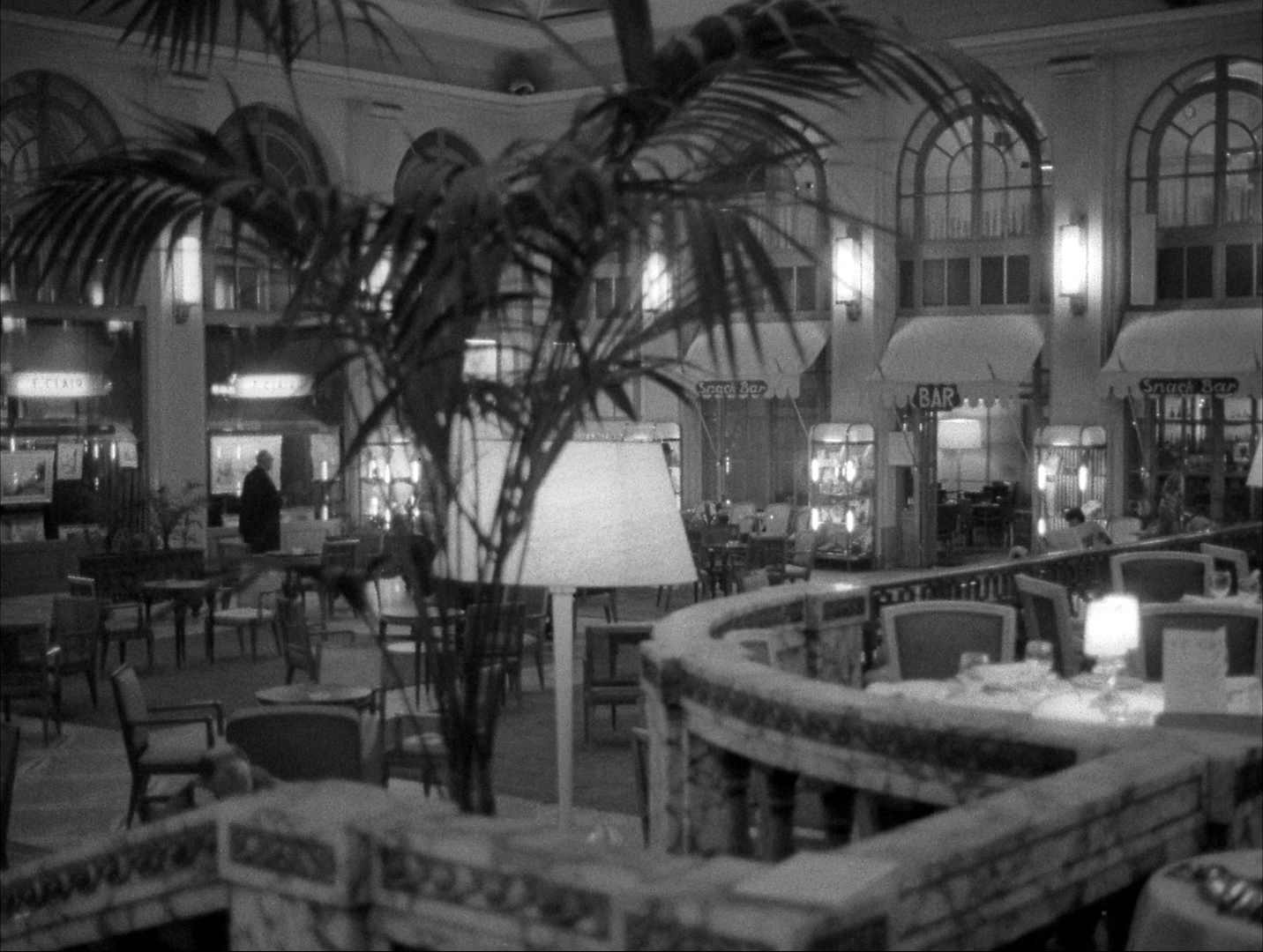 Alphaville: Une étrange aventure de Lemmy Caution (1965), wide, 1.33:1 — film still