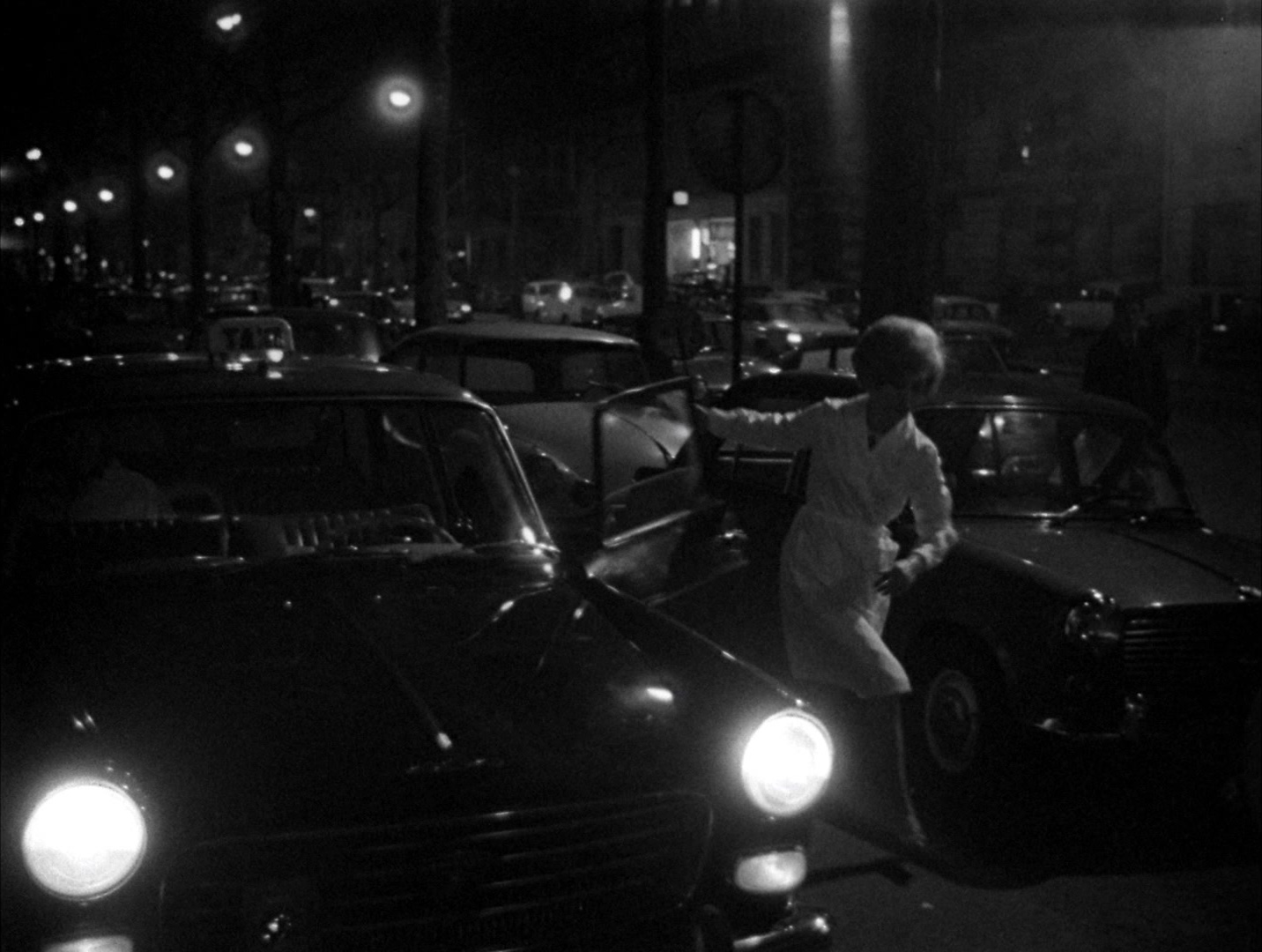 Alphaville: Une étrange aventure de Lemmy Caution (1965), wide, 1.33:1 — film still