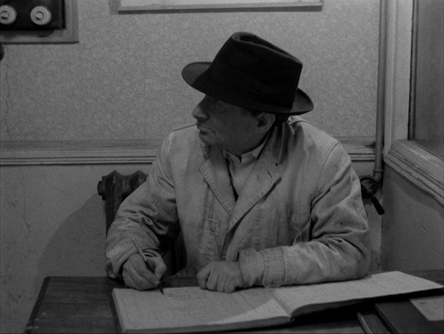 Alphaville: Une étrange aventure de Lemmy Caution (1965), wide, 1.33:1 — film still