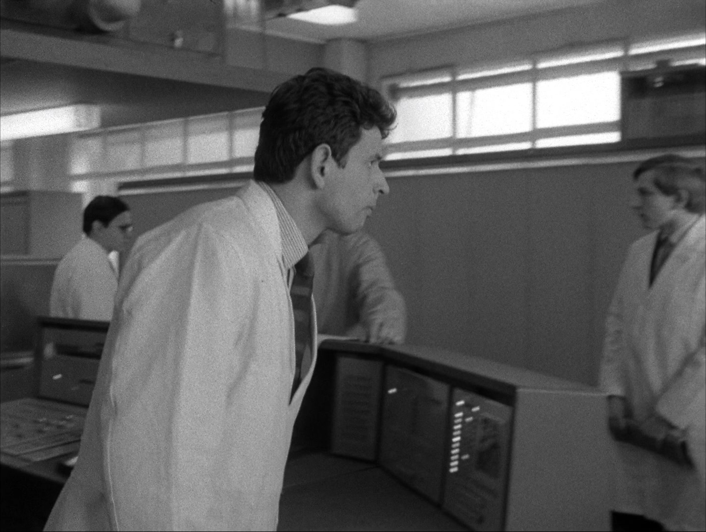 Alphaville: Une étrange aventure de Lemmy Caution (1965), wide, 1.33:1 — film still