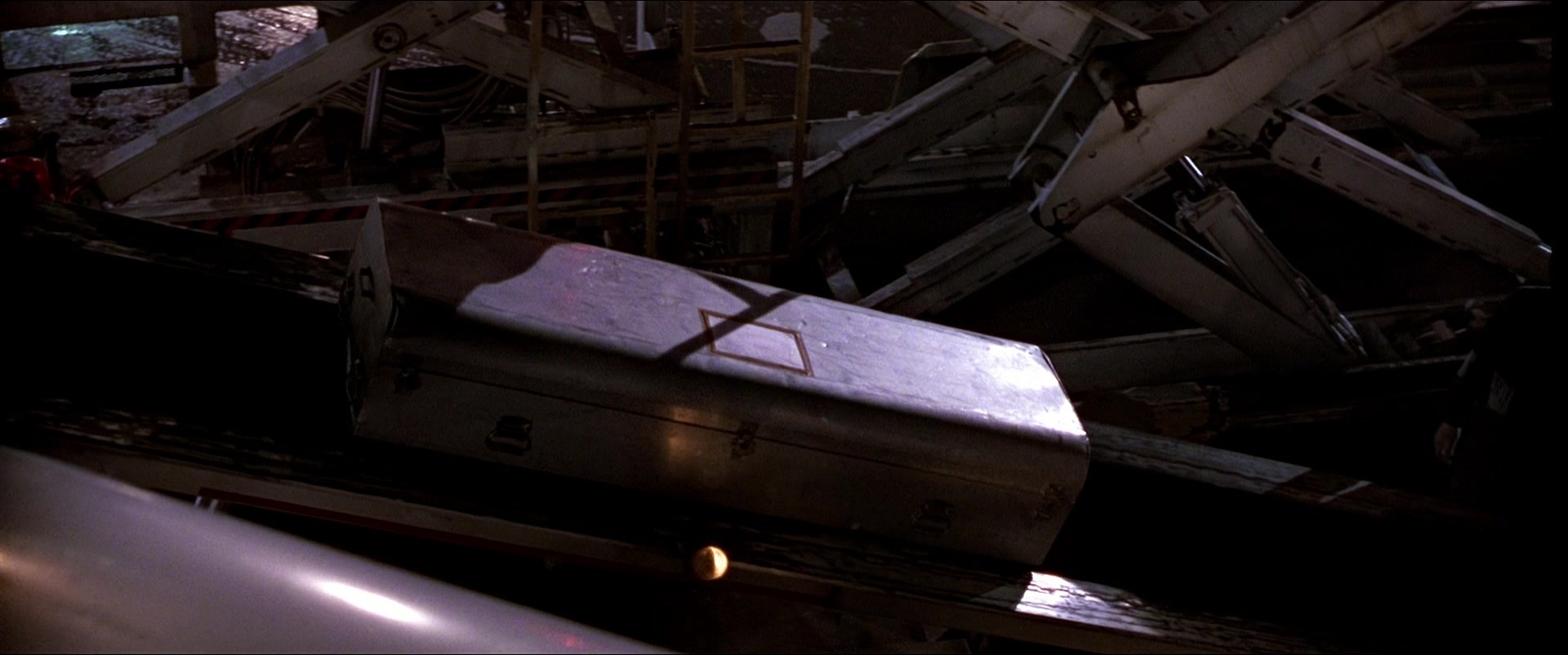 Black Rain (1989), wide, 2.39:1 — film still