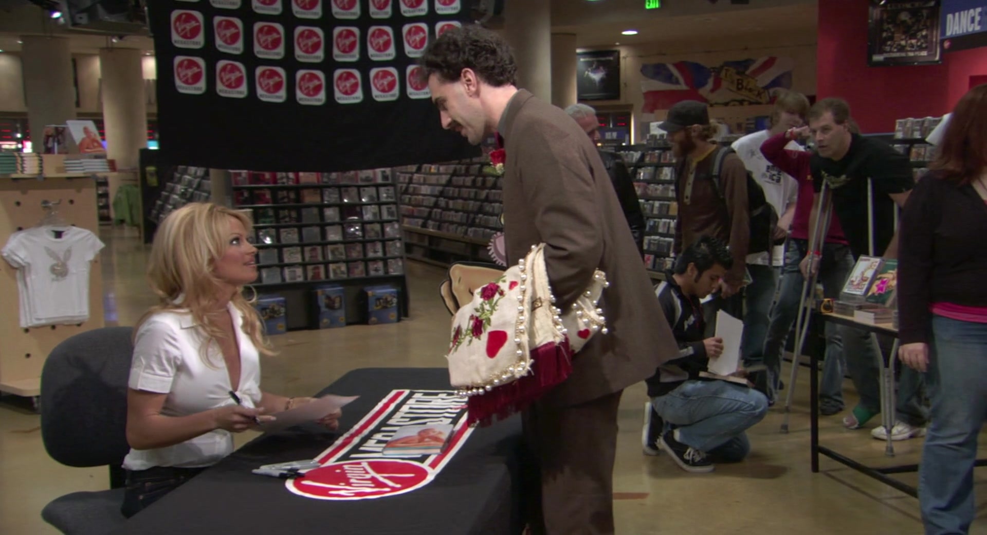 Borat: Cultural Learnings of America for Make Benefit Glorious Nation of Kazakhstan (2006), wide, 1.85:1 — film still
