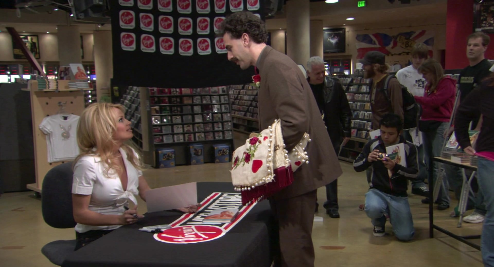 Borat: Cultural Learnings of America for Make Benefit Glorious Nation of Kazakhstan (2006), wide, 1.85:1 — film still