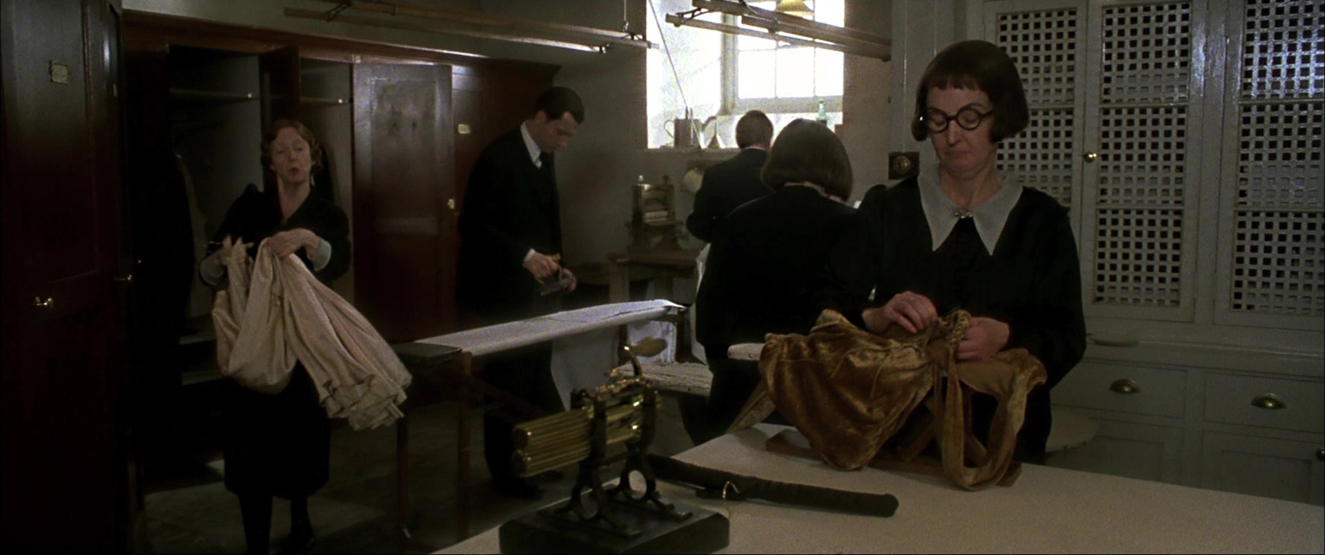 Gosford Park (2001), wide, 2.39:1 — film still