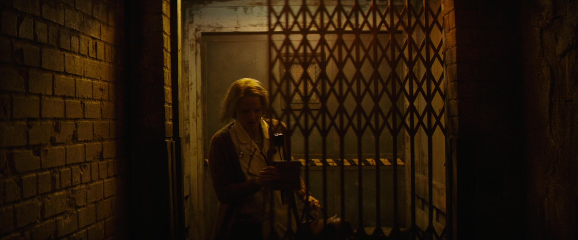 Hotel Artemis (2018), wide, 2.40:1 — film still