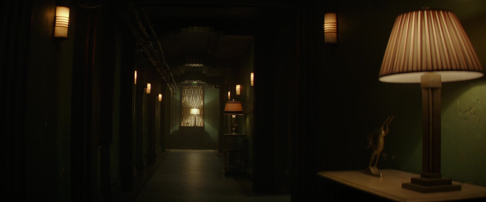 Hotel Artemis (2018), wide, 2.40:1 — film still