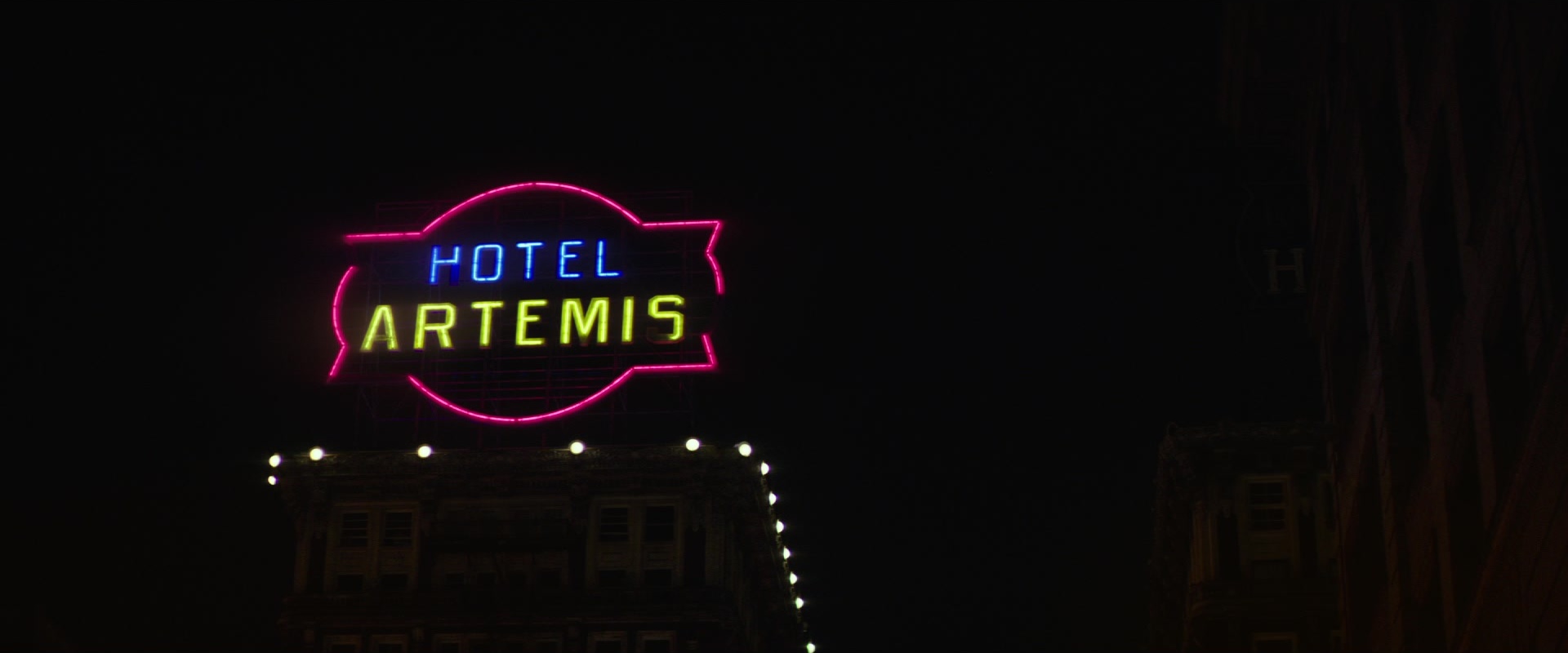 Hotel Artemis (2018), wide, 2.40:1 — film still