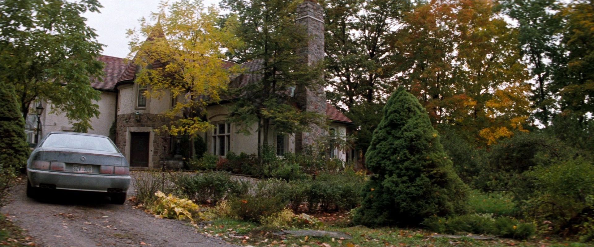 In the Mouth of Madness (1991), wide, 2.40:1 — film still