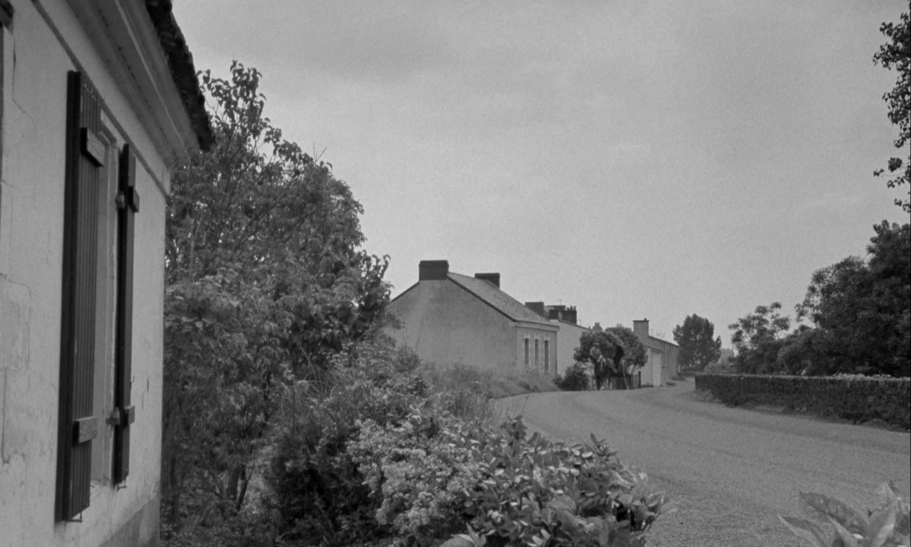 In the Mouth of Madness (1991), unknown, 1.67:1 — film still