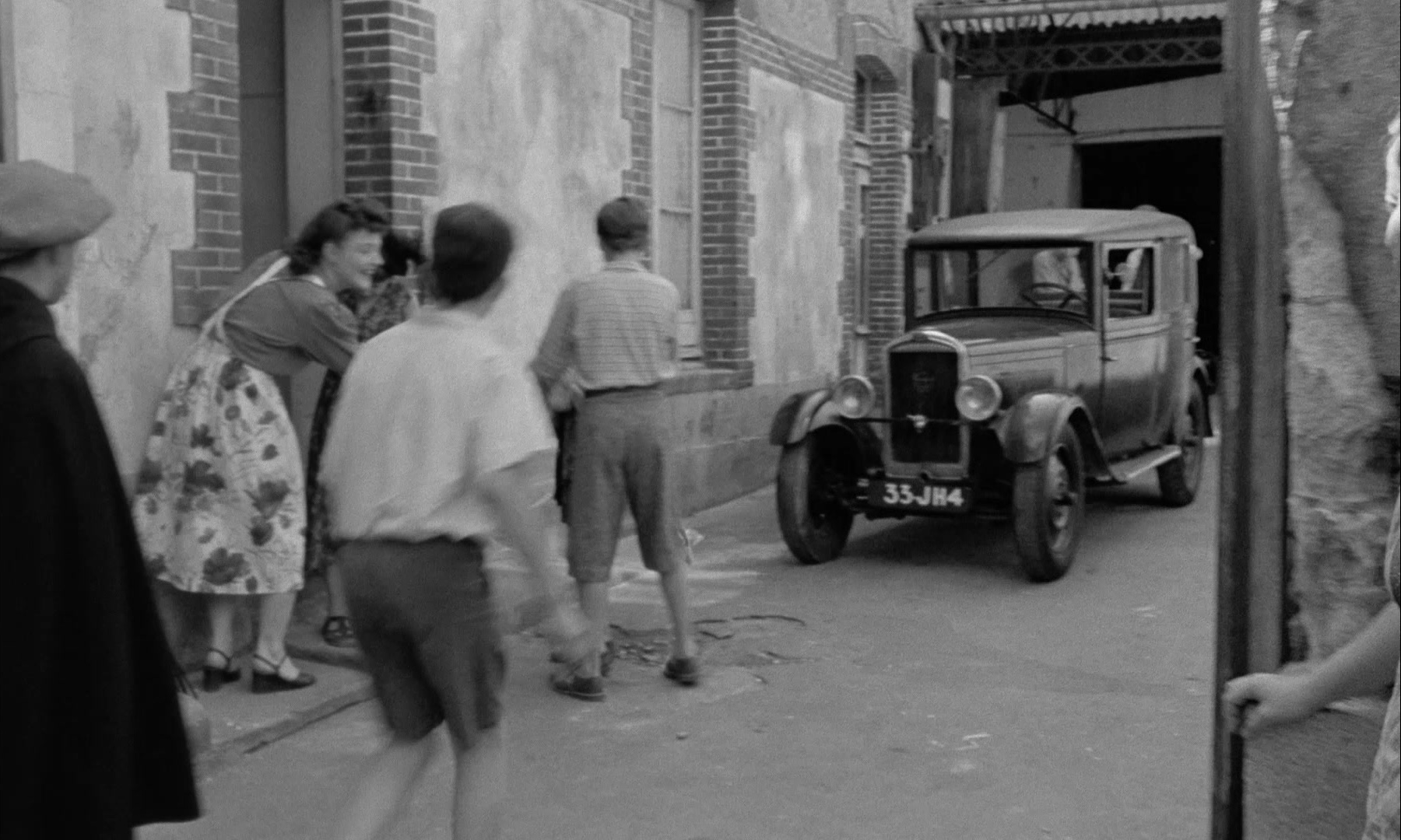In the Mouth of Madness (1991), medium, 1.67:1 — film still