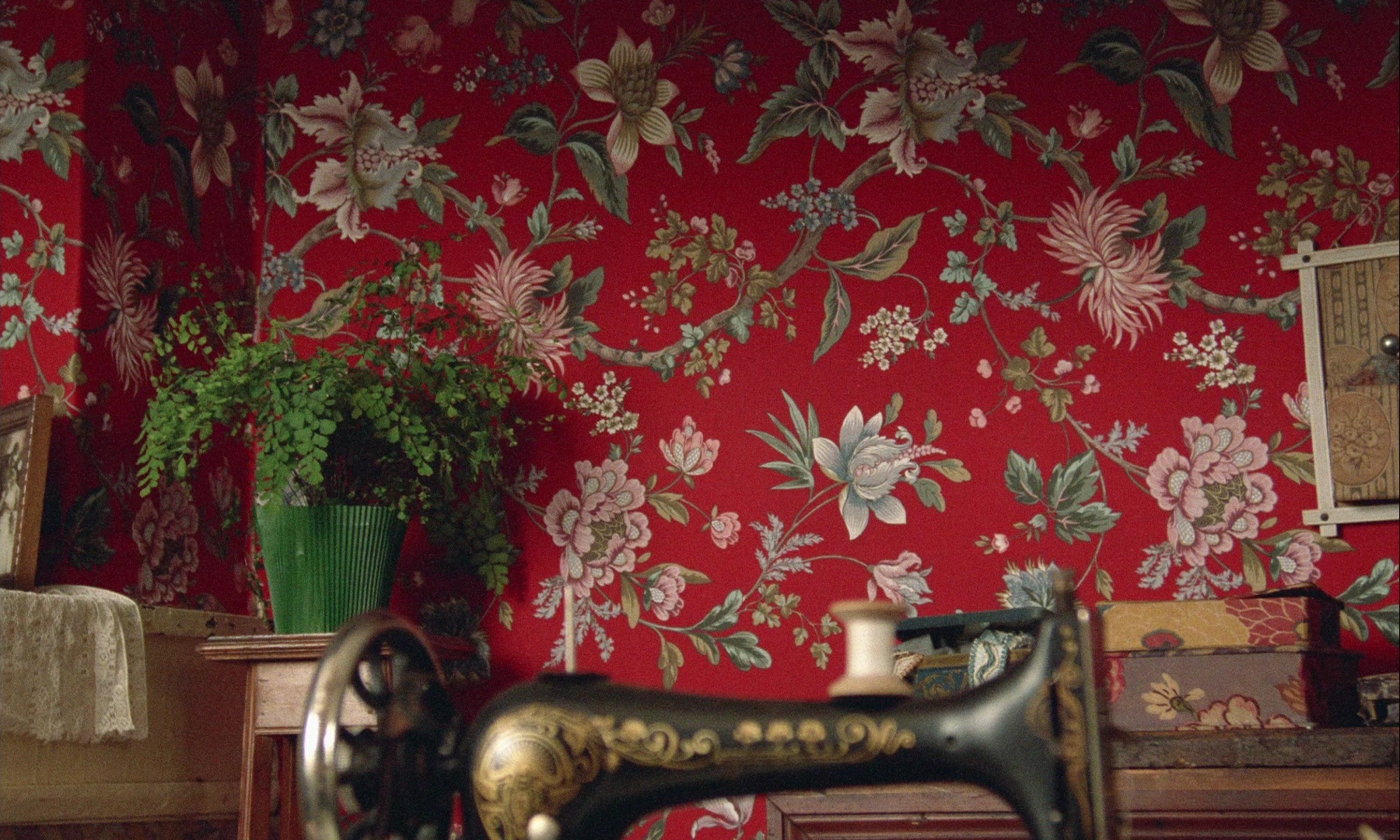 In the Mouth of Madness (1991), wide, 1.67:1 — film still