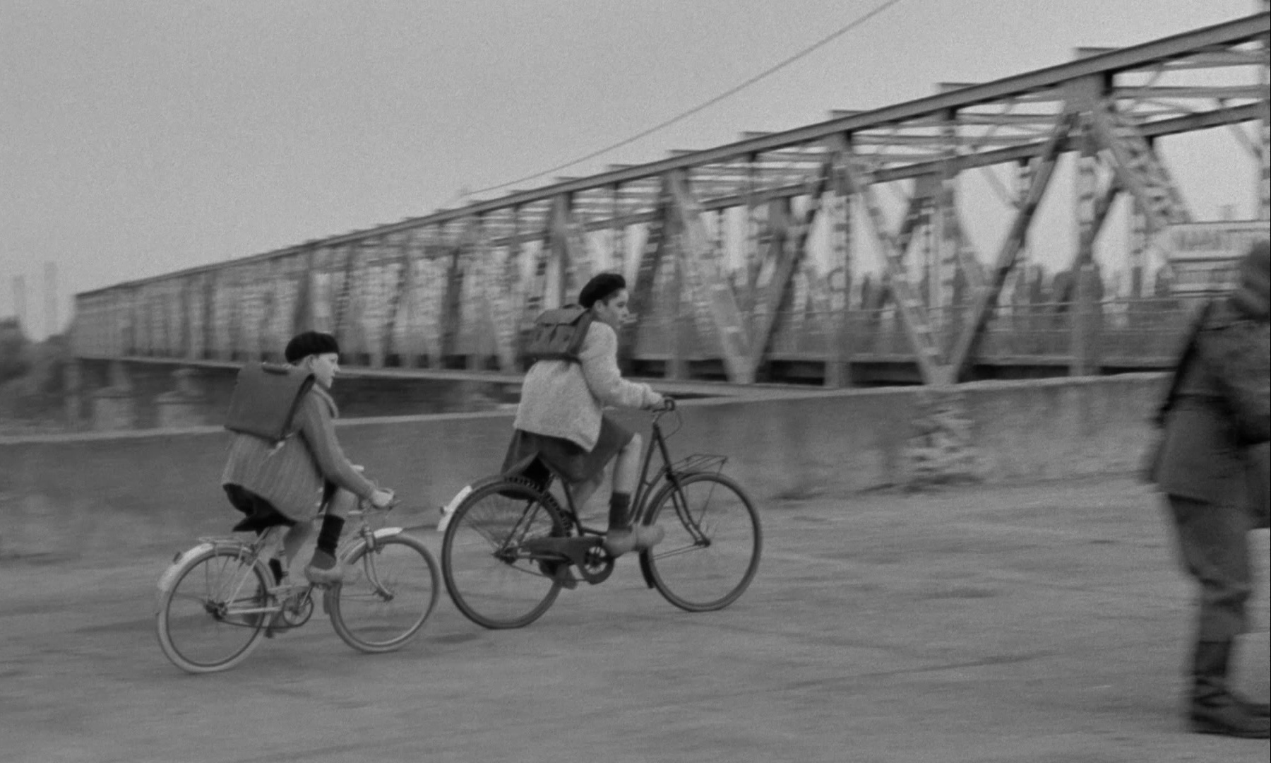 In the Mouth of Madness (1991), wide, 1.67:1 — film still