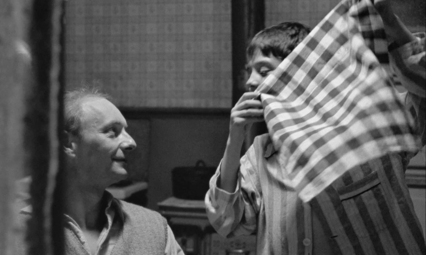 In the Mouth of Madness (1991), wide, 1.67:1 — film still