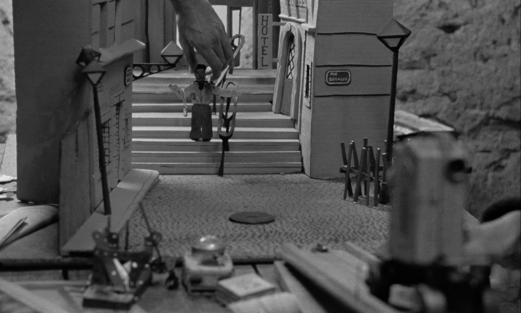 In the Mouth of Madness (1991), wide, 1.67:1 — film still