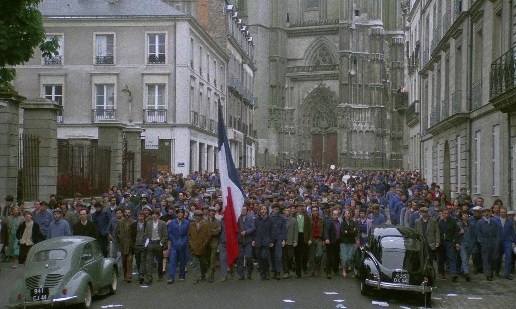 In the Mouth of Madness (1991), wide, 1.67:1 — film still