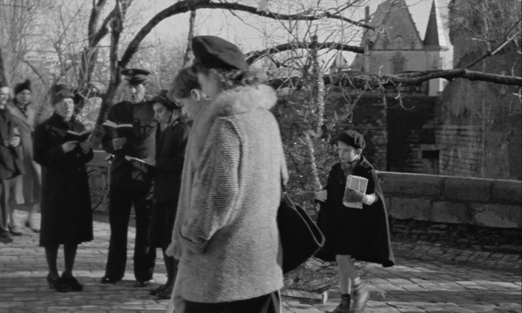 In the Mouth of Madness (1991), wide, 1.67:1 — film still