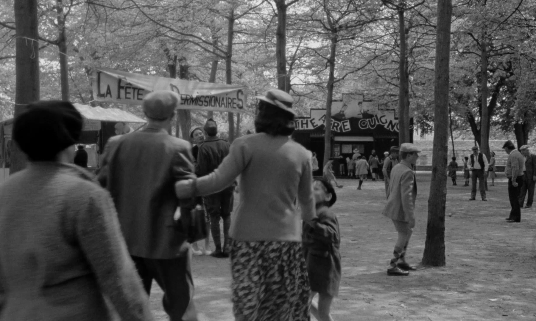 In the Mouth of Madness (1991), wide, 1.67:1 — film still