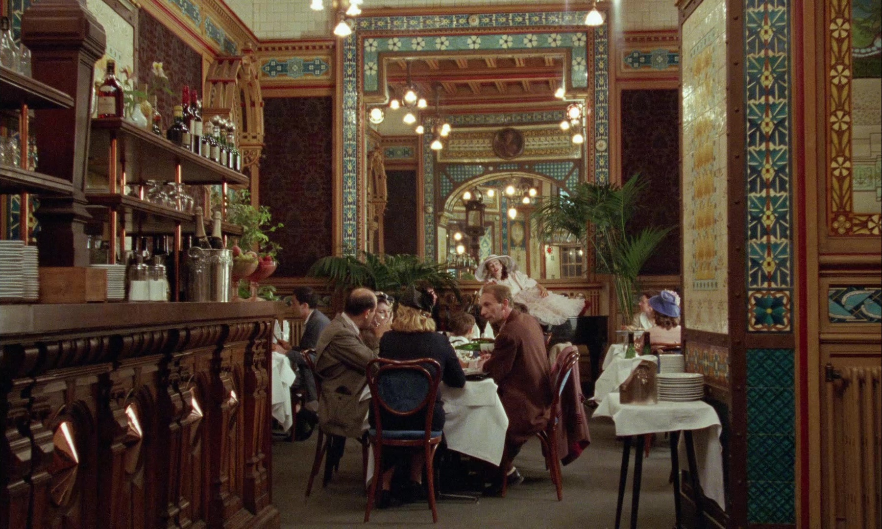In the Mouth of Madness (1991), wide, 1.67:1 — film still