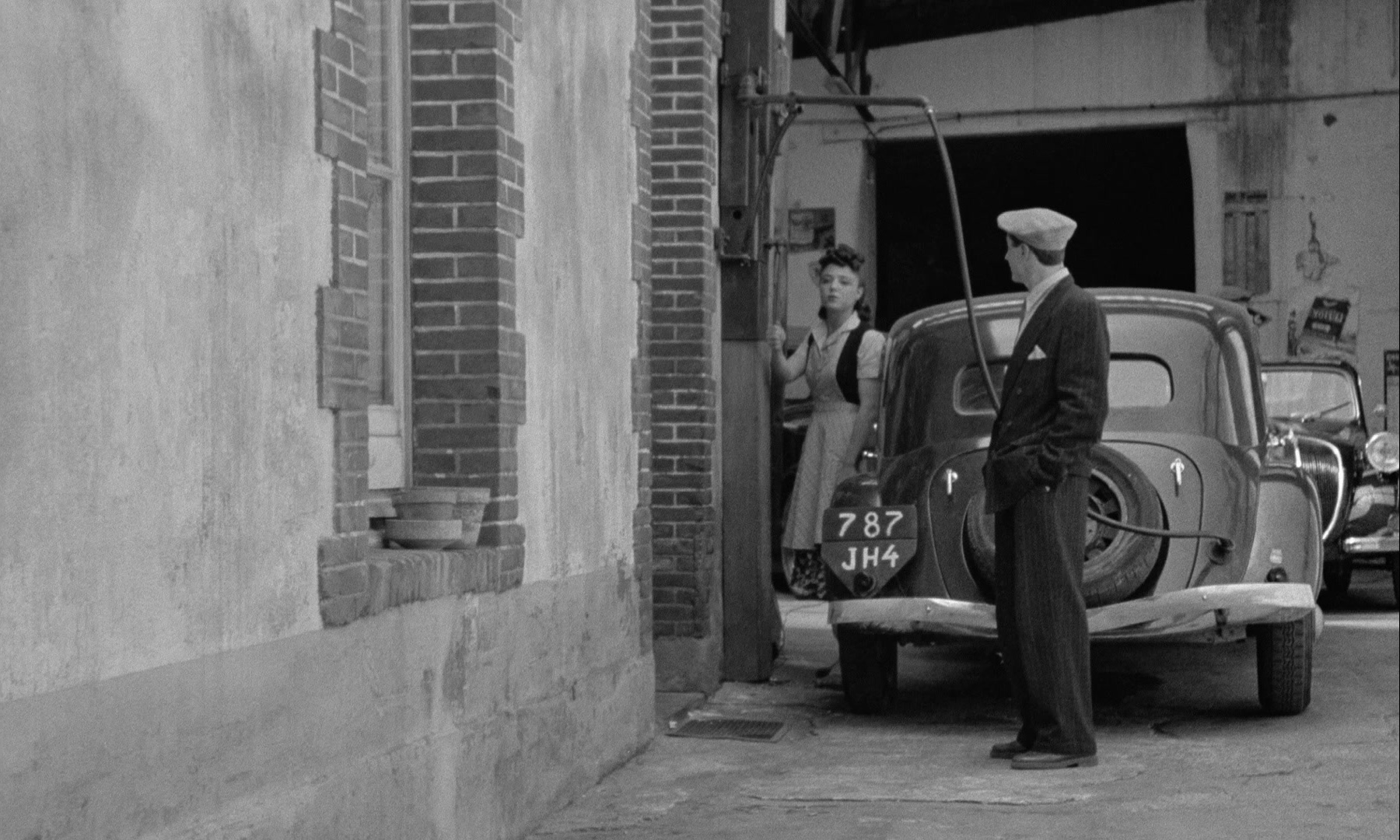 In the Mouth of Madness (1991), wide, 1.67:1 — film still